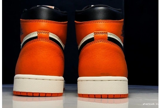 555088-005 Shattered Backboard  1 555088-005 Retro High Jordan 0405